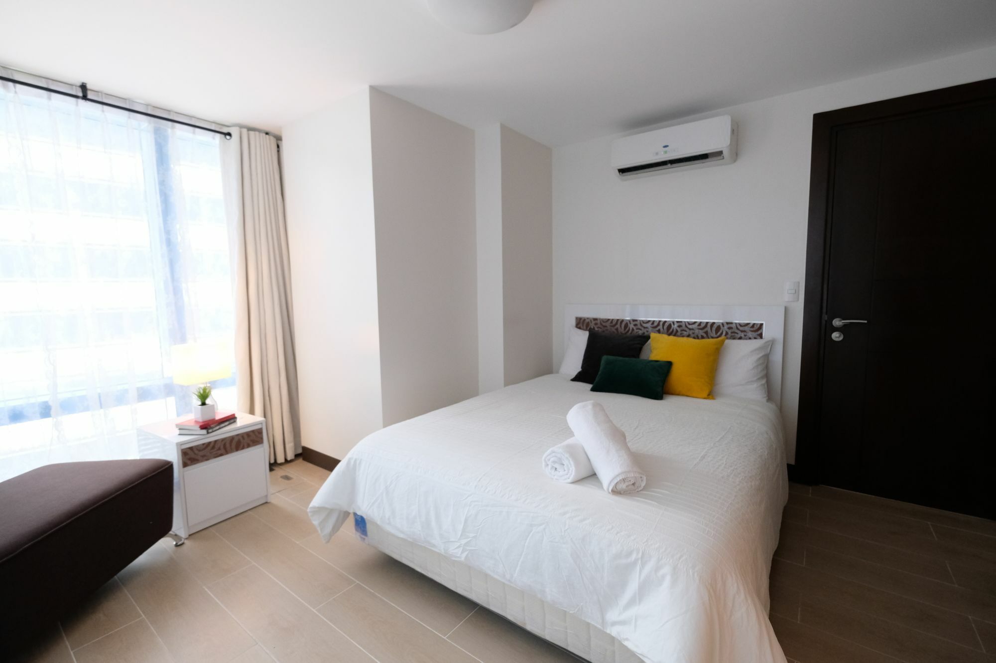 Csuites At Two Central Residences Makati City Ngoại thất bức ảnh