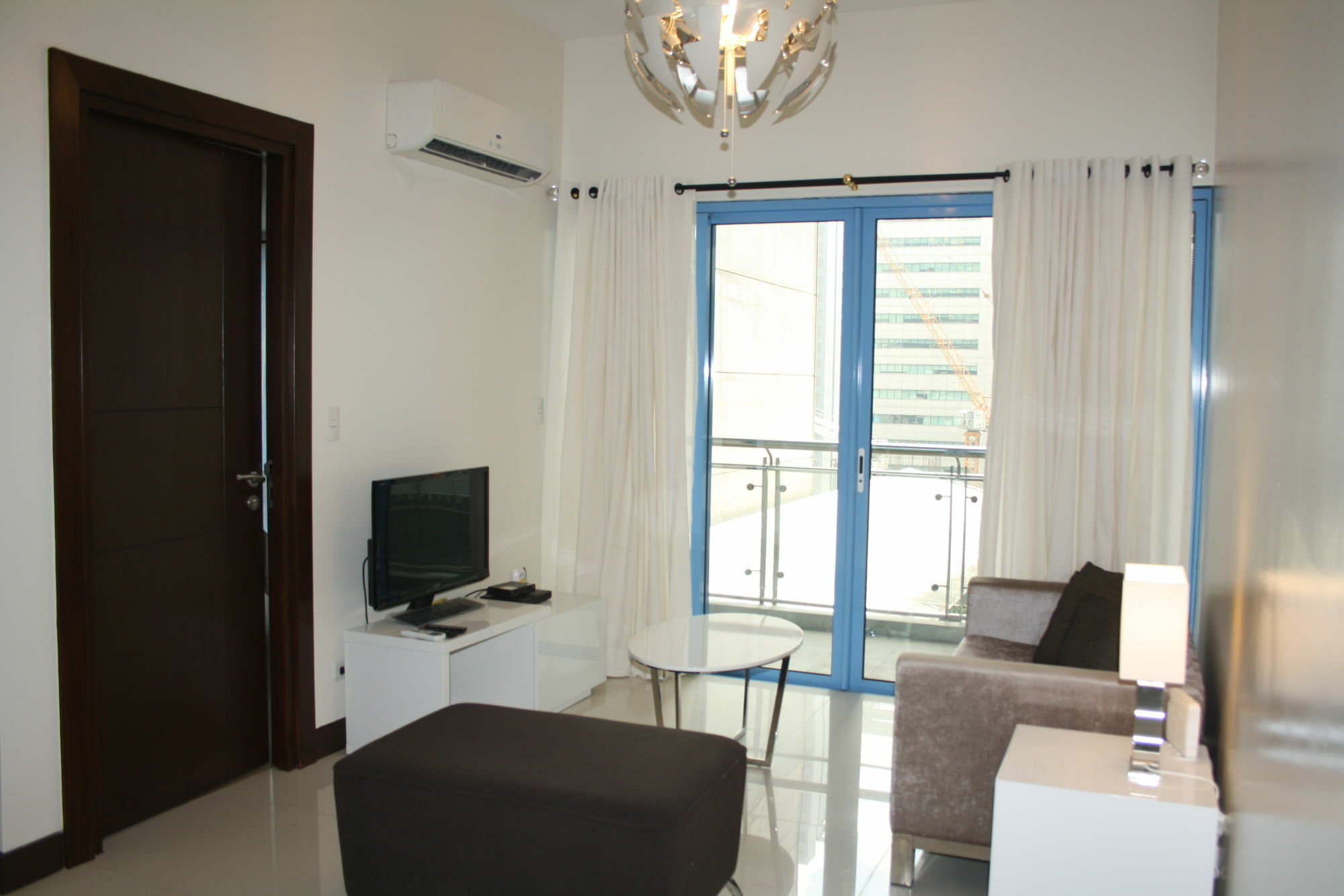 Csuites At Two Central Residences Makati City Ngoại thất bức ảnh